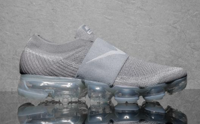vapormax with strap