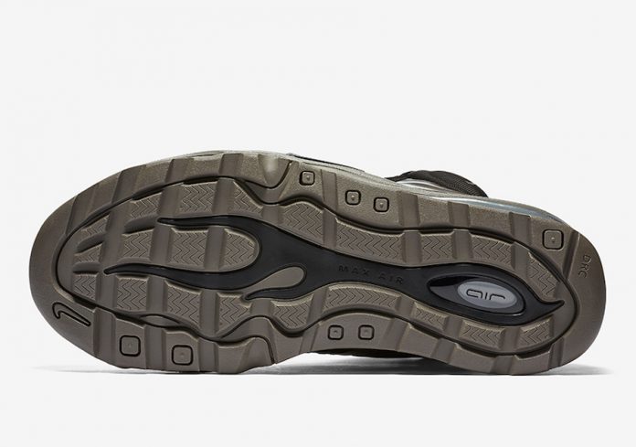 nike air bakin posite triple black