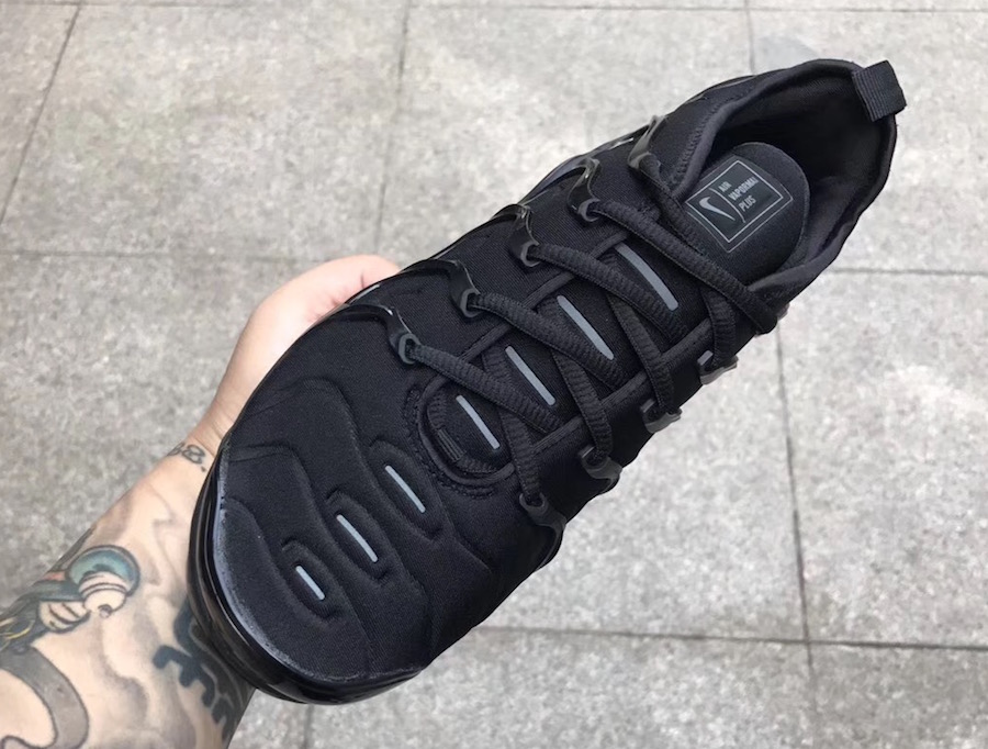 Pogo stick jump Bergantín vacío Nike VaporMax Plus Triple Black Release Date - Sneaker Bar Detroit