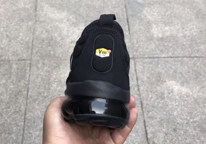tan and black vapor max plus