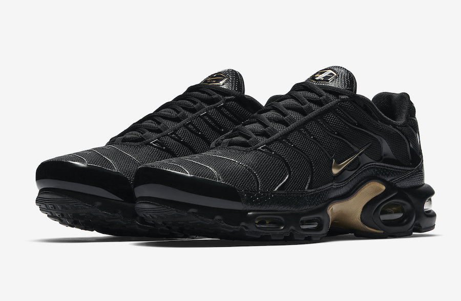 Nike Black and Gold Pack New Year's Day 