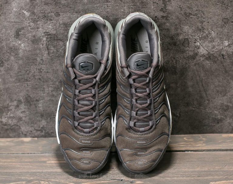 air max plus cargo khaki