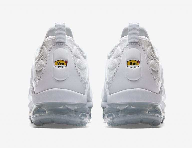 white vapormax foot locker
