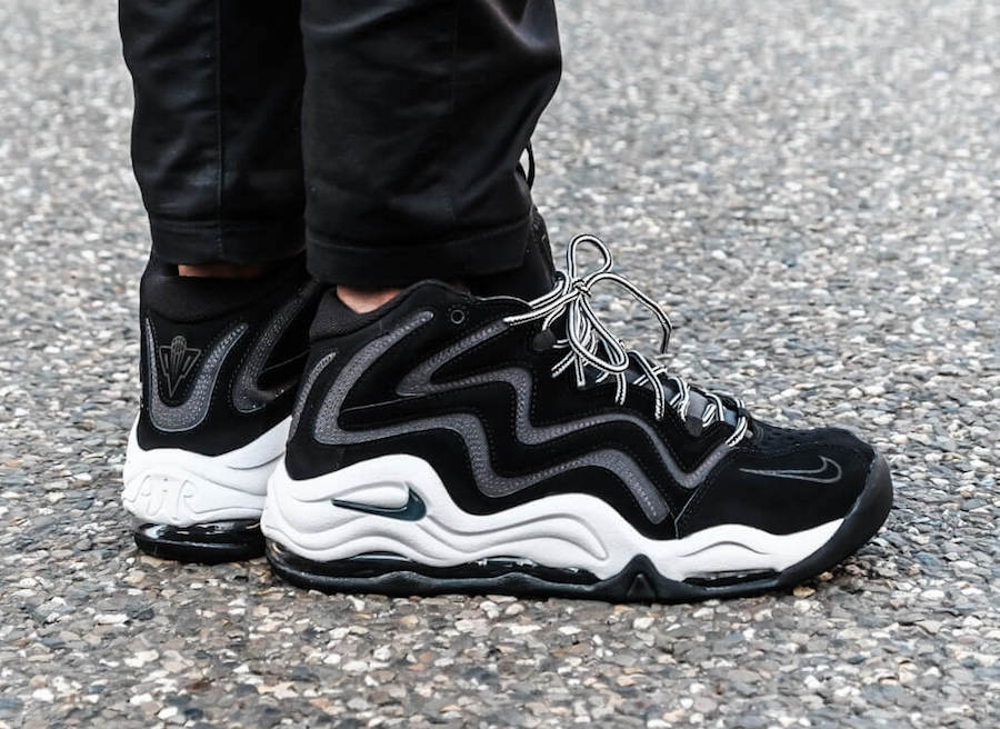 Nike Air Pippen Black Anthracite Vast Grey On Foot
