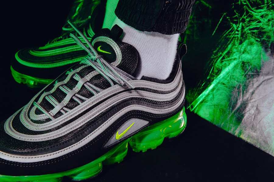 Nike WMNS Air VaporMax 97 Classic Clothing for