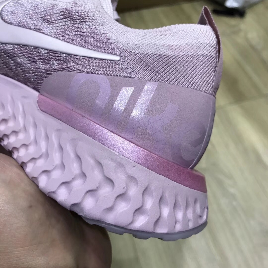 nike pink epic react