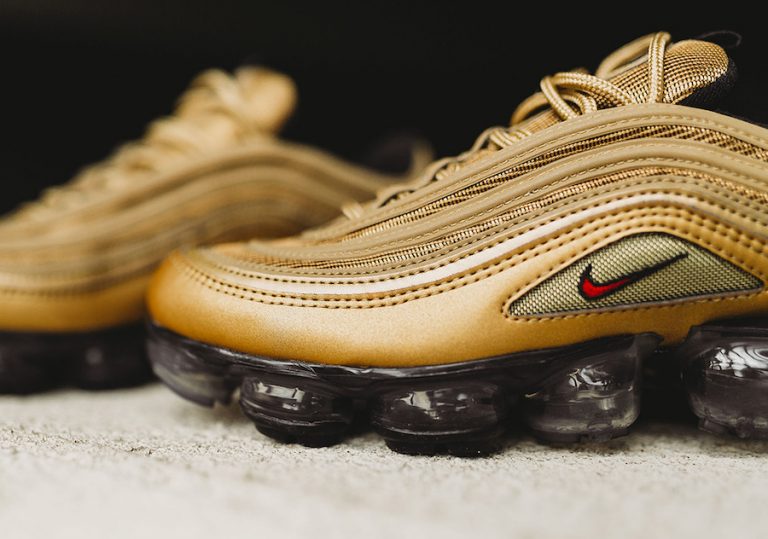 nike air vapormax 97 metallic gold