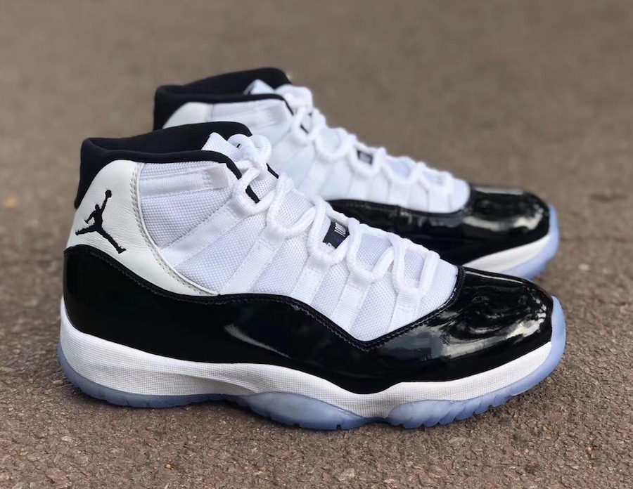 concord 11 black and white