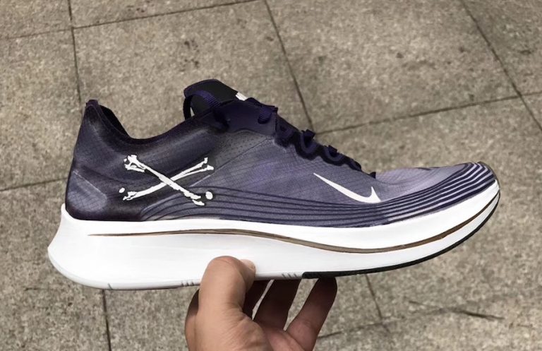gyakusou zoom fly sneaker