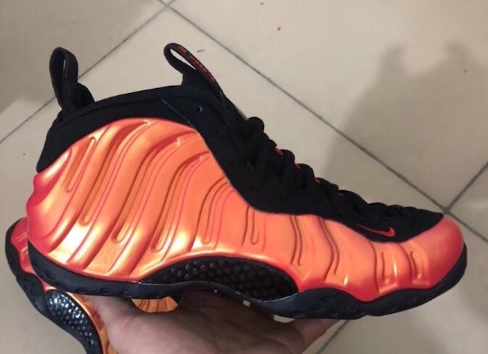 Nike Air Foamposite One “Habanero Red 