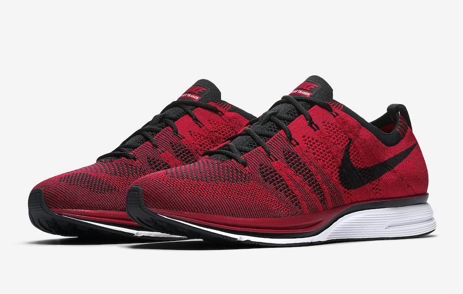 nike flyknit trainer footlocker