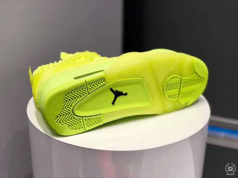 flyknit jordan 4 orange