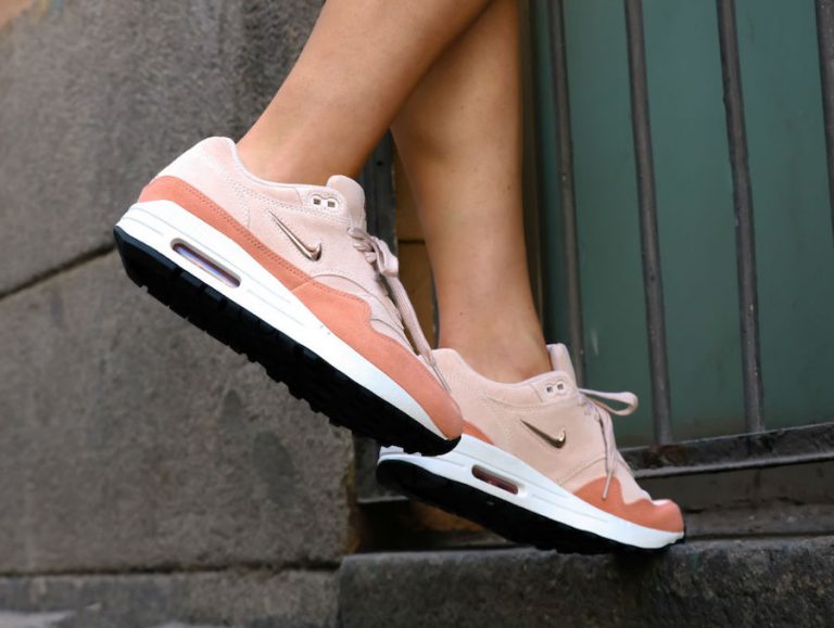 nike air max thea guava ice