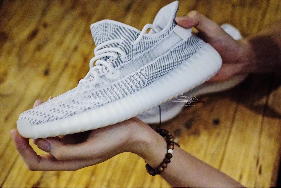 Static adidas Yeezy Boost 350 V2 Release Date