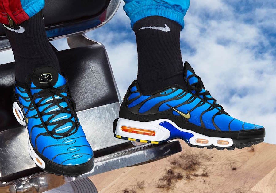 blue and yellow nike air max plus