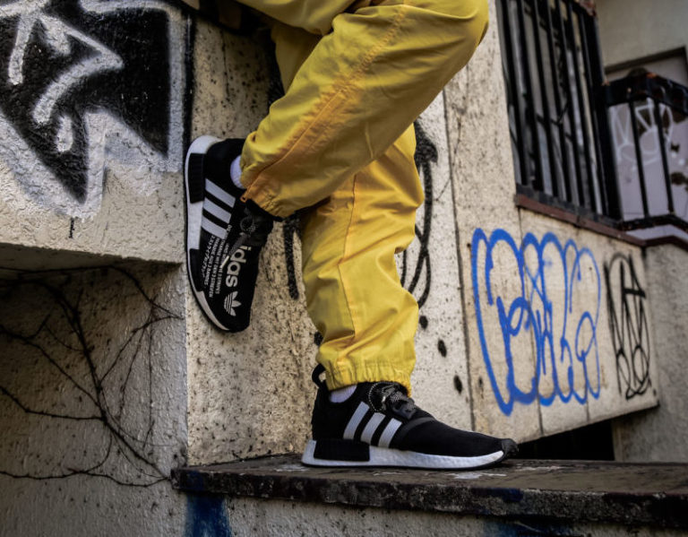 nmd r1 atmos