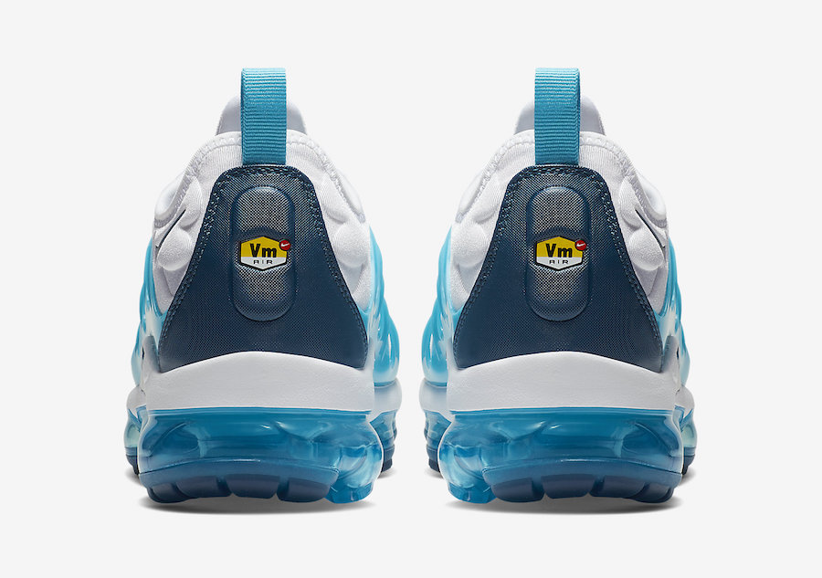 vapormax plus white and blue