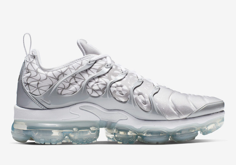 vapormax white and silver