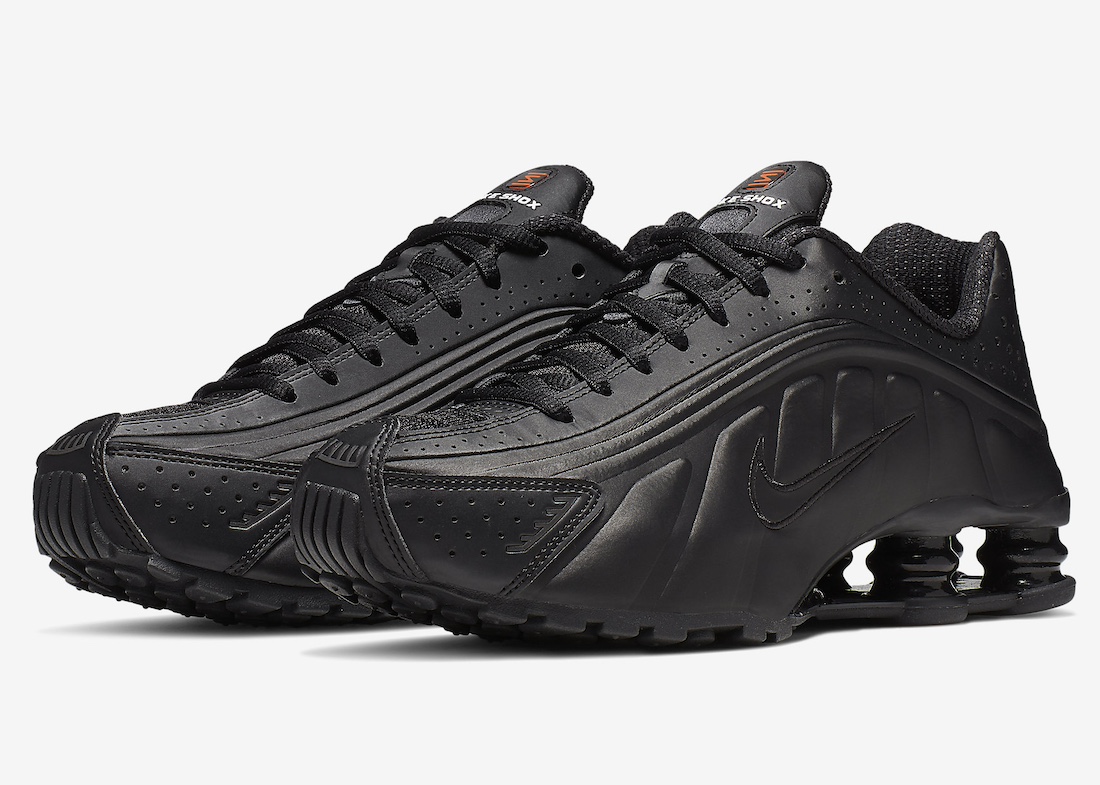 Nike Shox R4 “Black” Returns April 2024