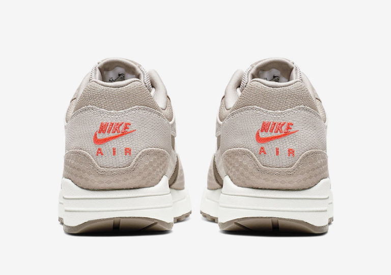 air max 1 premium moon particle