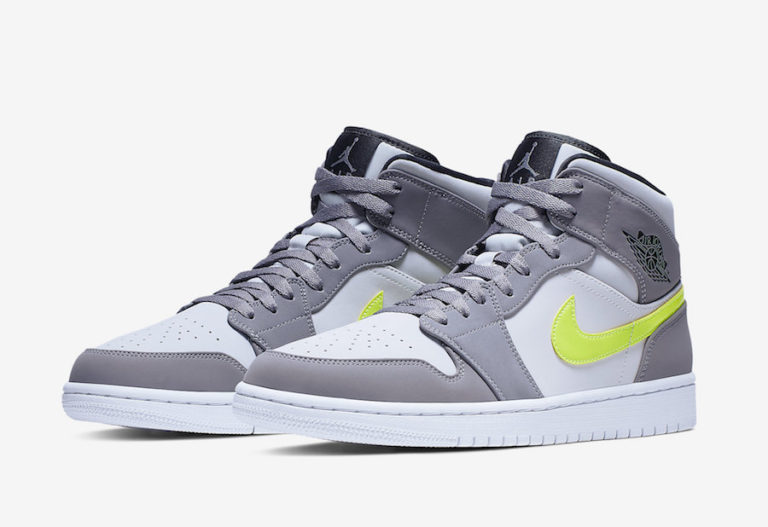 women's nike legend essential