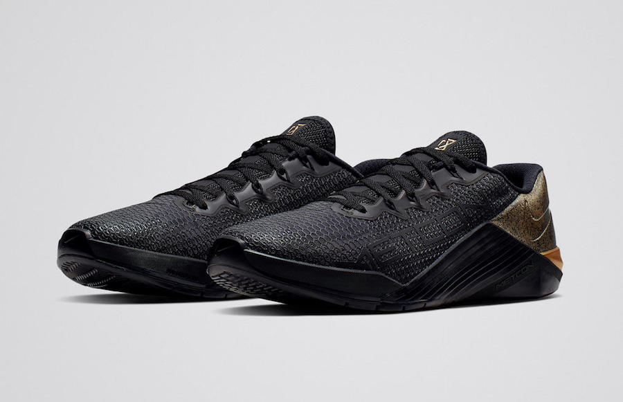 nike metcon 5 black and gold