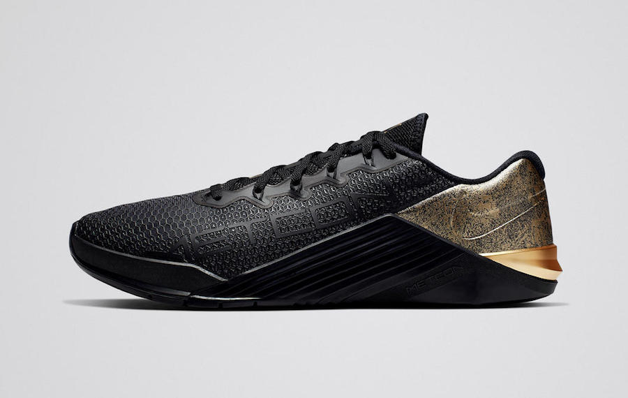 nike metcon gold and black 