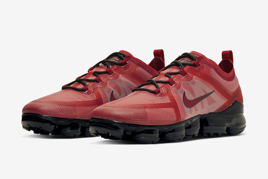 black and red vapormax 2019