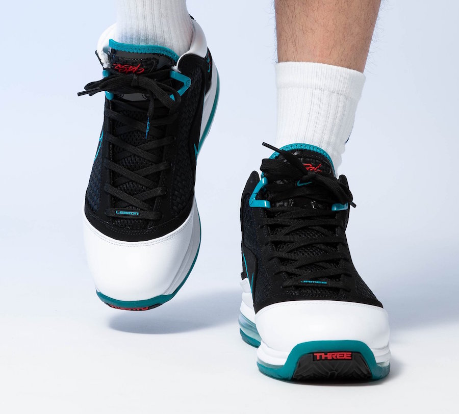 Nike LeBron 7 Red Carpet Retro CU5133-100 2019 Release Date On-Feet