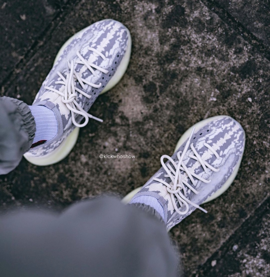 what time do the yeezy aliens drop