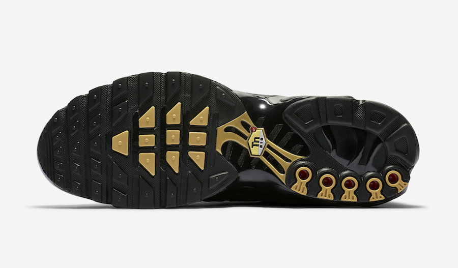 air max plus black with gold check