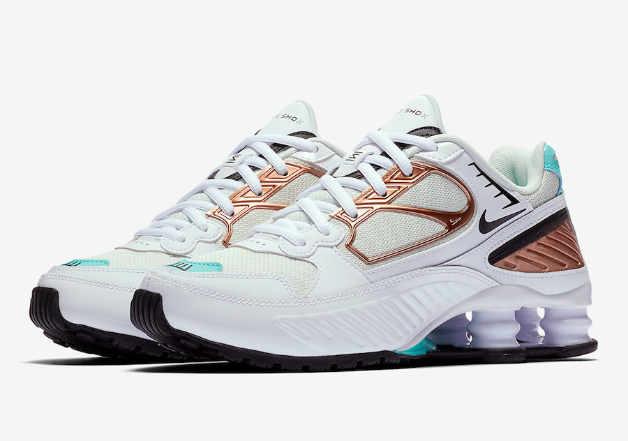 white and rose gold nike shoes