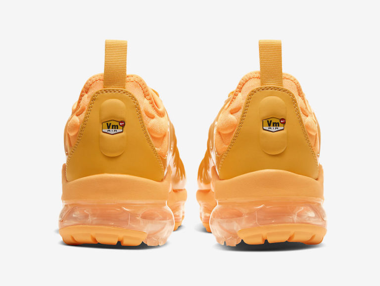 vapormax plus orange and black