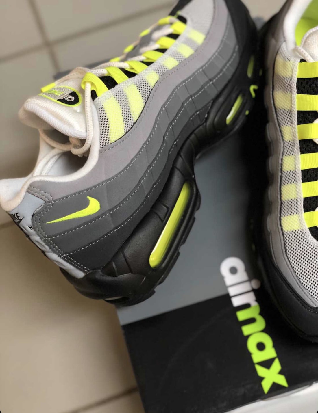 Nike Air Max 95 Neon CT1689-001 Release Date