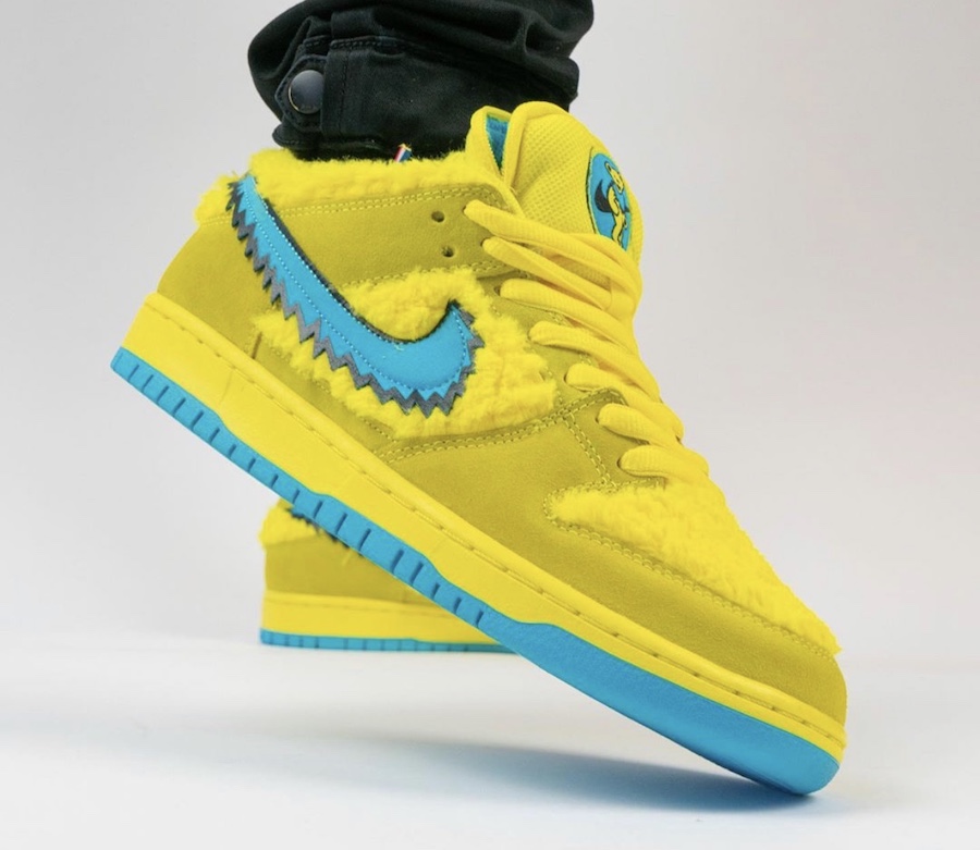 Grateful Dead Nike SB Dunk Low Yellow Bear CJ5378-700 Release Date On-Feet
