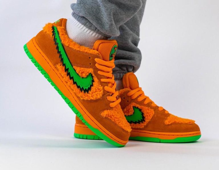 sb dunk low dead bear