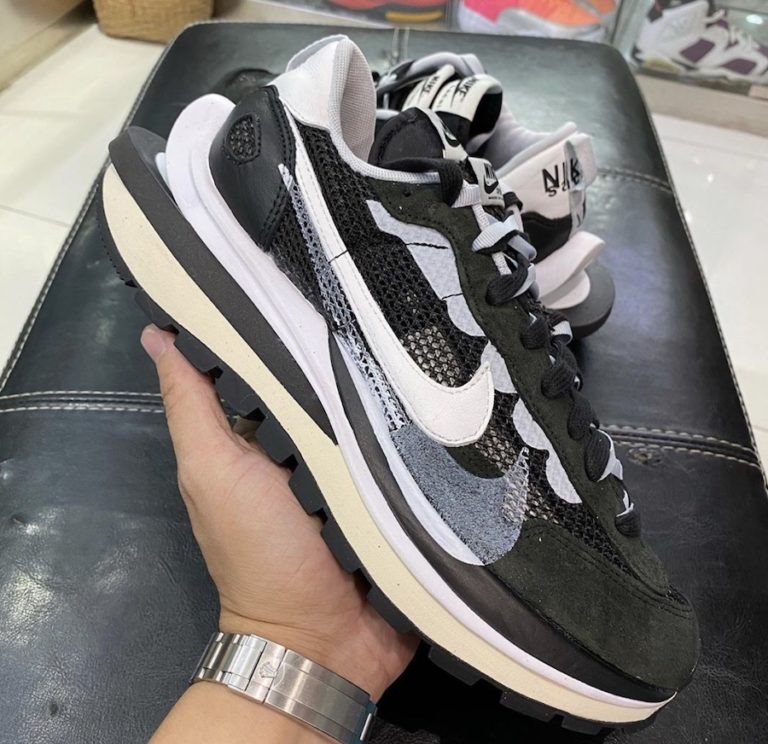 nike vaporwaffle sacai black white stores