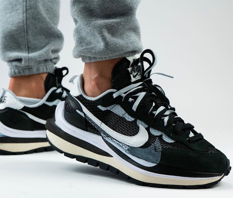 sacai Nike VaporWaffle Black White 