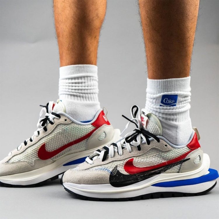 sacai Nike VaporWaffle Royal Fuchsia CV1363-100 Release Date - SBD