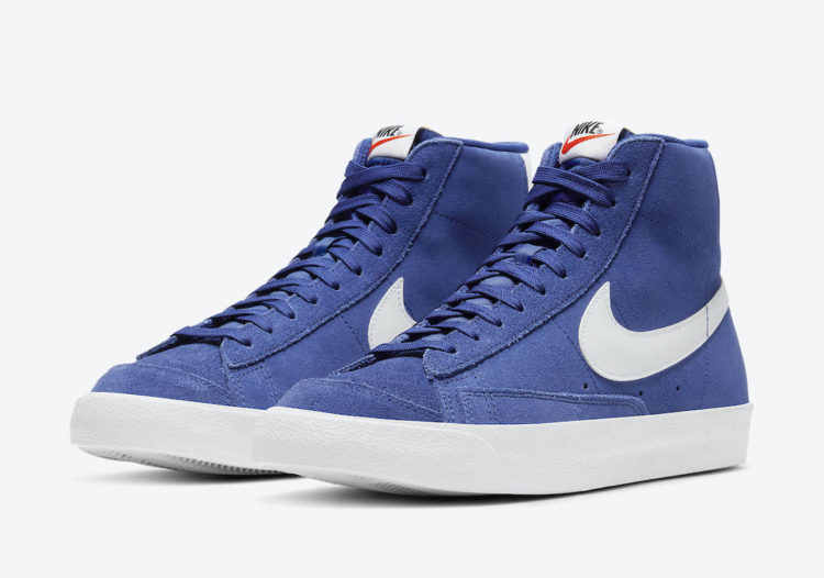 nike blazer mid 77 pacific blue on feet