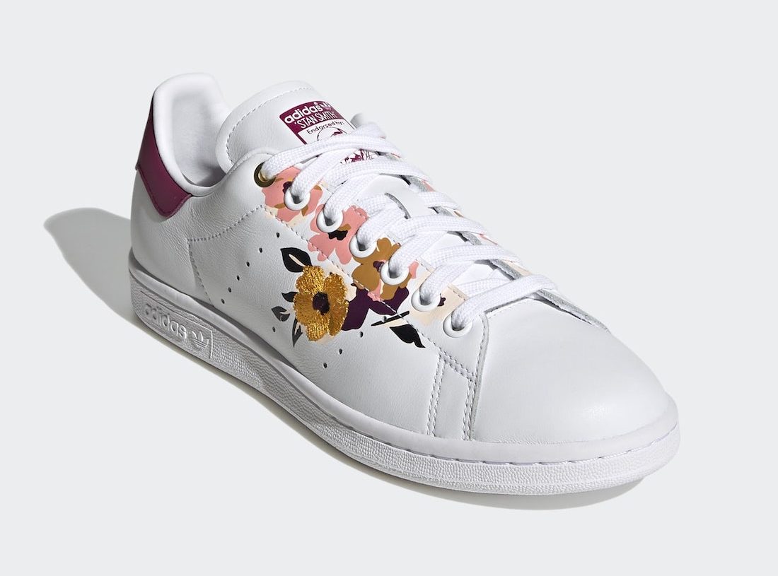 https://sneakerbardetroit.com/wp-content/uploads/2020/08/adidas-Stan-Smith-Floral-FW2524-Release-Date-2-1100x815.jpg