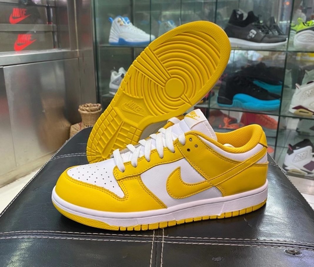 nike dunk laser orange price