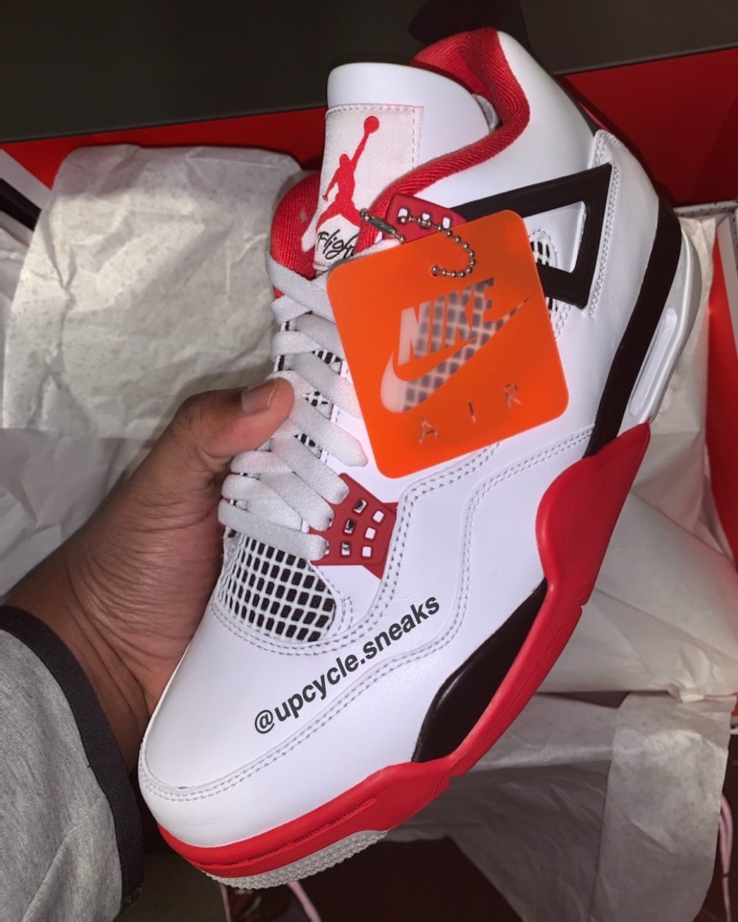 jordan 4 fire red fits