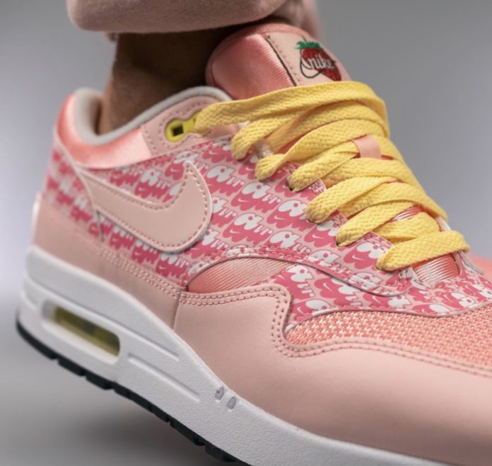 nike am1 strawberry lemonade