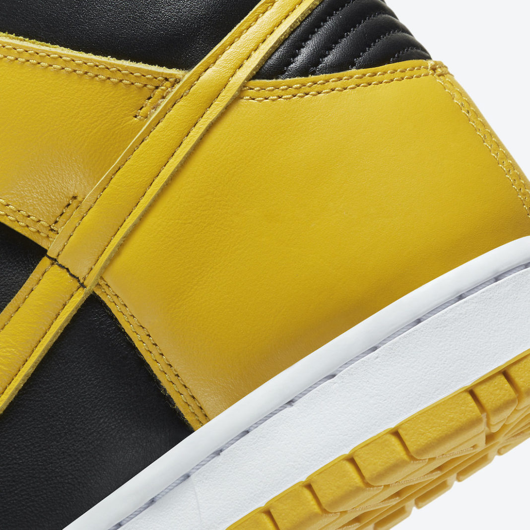 nike dunk varsity maize 2020