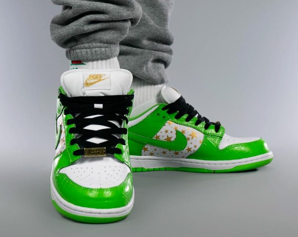 Supreme Nike SB Dunk Low Green Stars DH3228-101 Release Date On-Feet