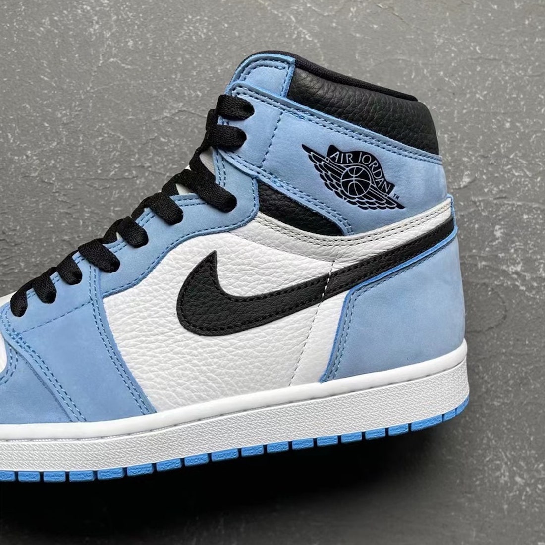 Air Jordan 1 University Blue 555088134 Release Date SBD