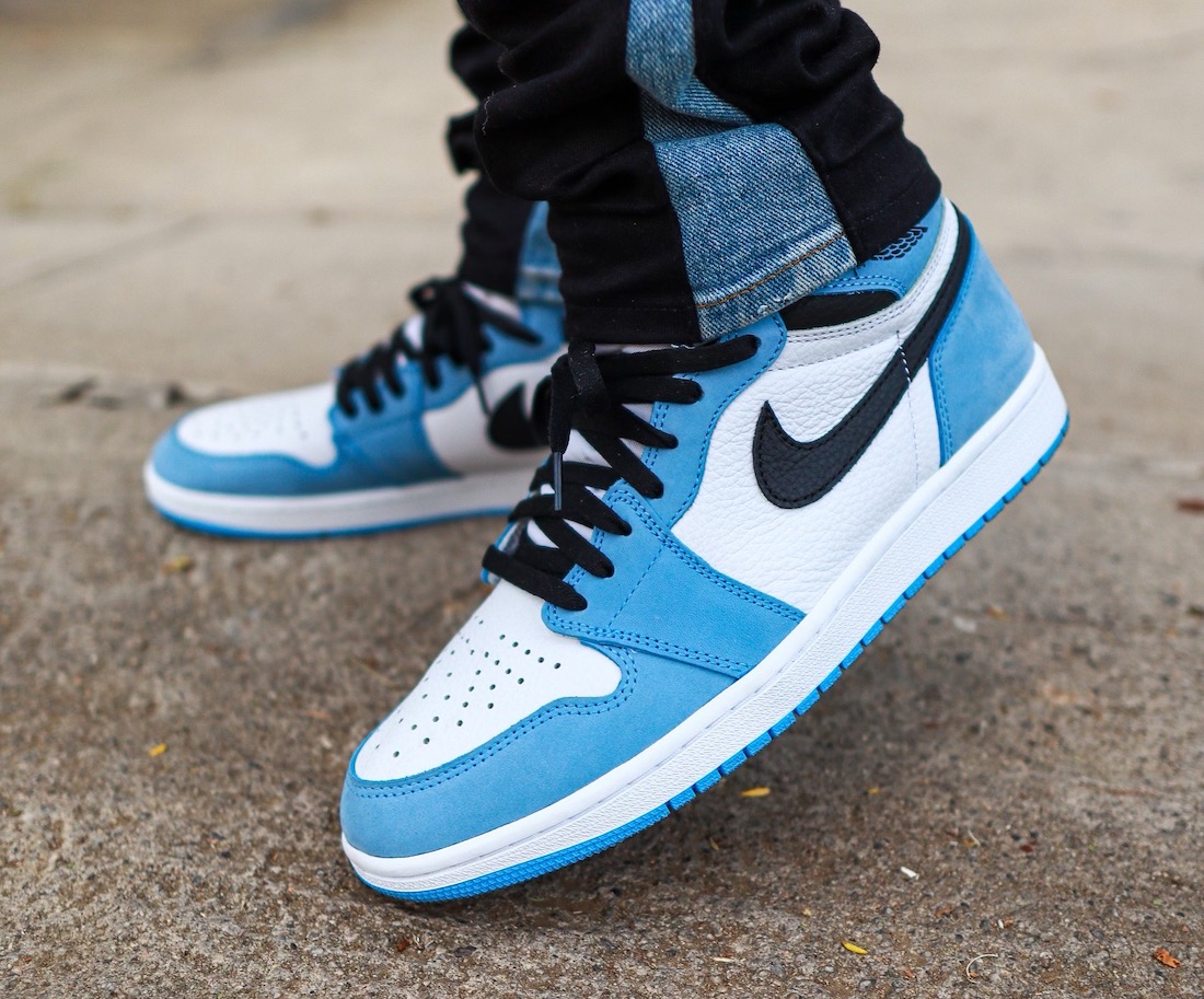 jordan 1 blue on feet