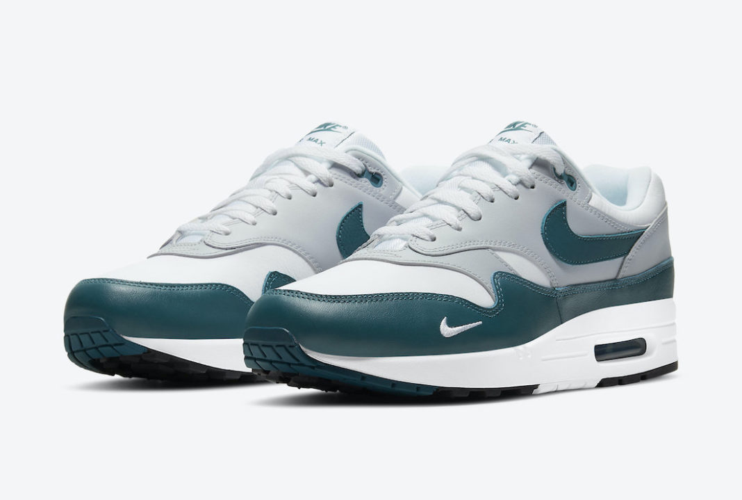 nike air max green and blue