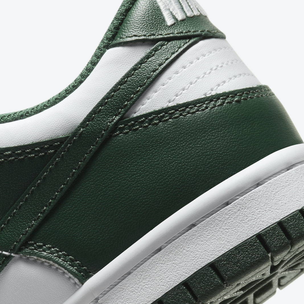 nike dunk low green gs